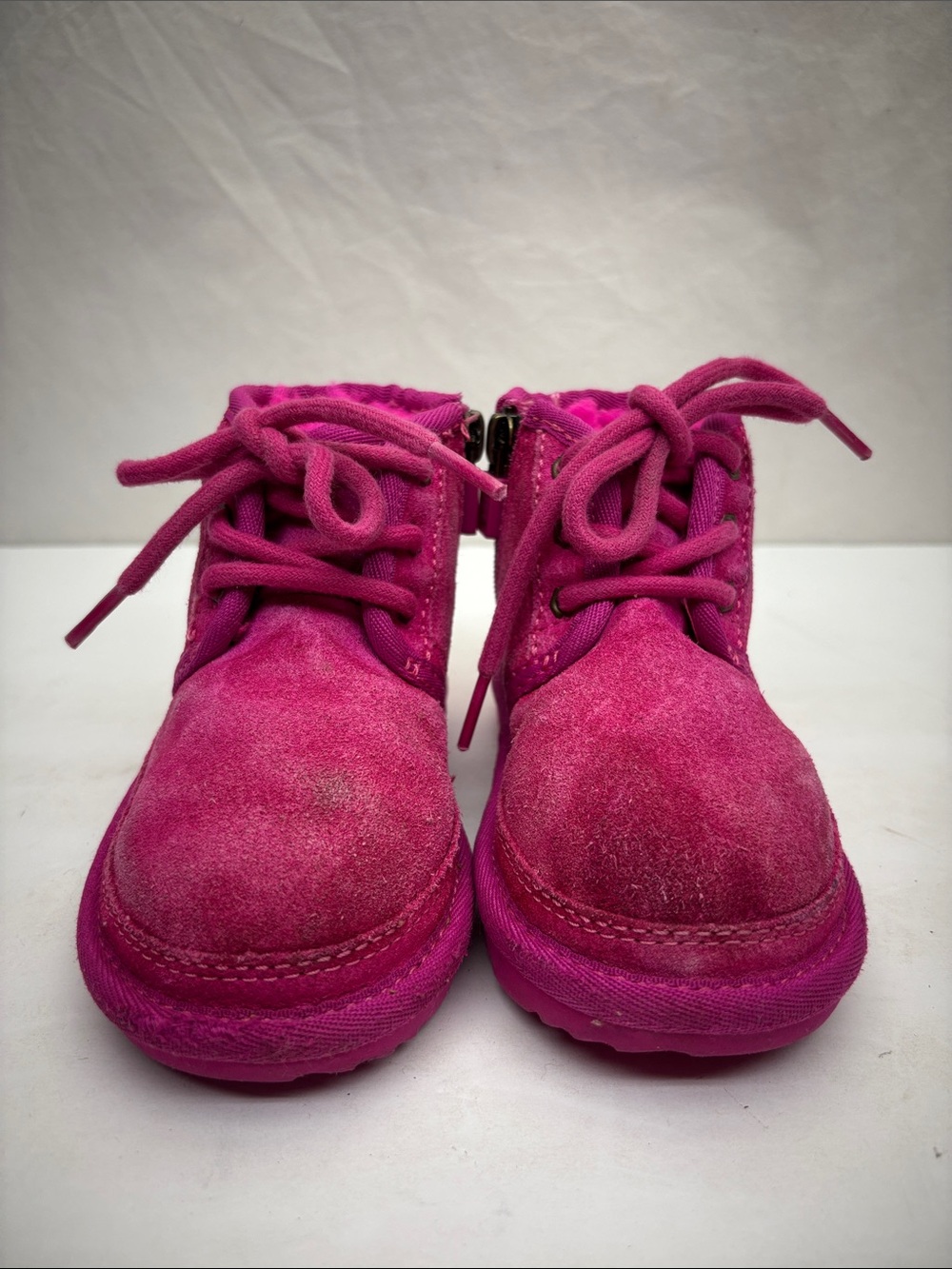 UGG vibrant pink boots for baby girl SZ 7, box 83